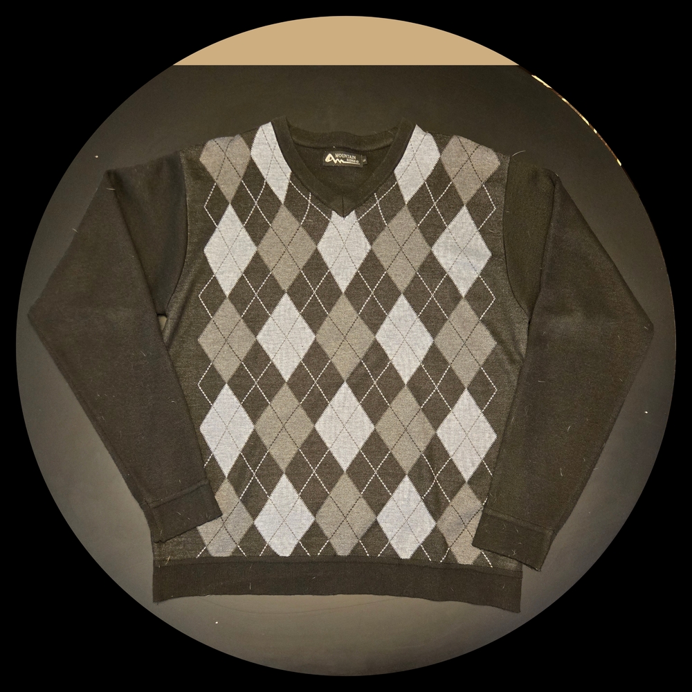 Men’s Argyle V-Neck Sweater | Black & Gray | Size L